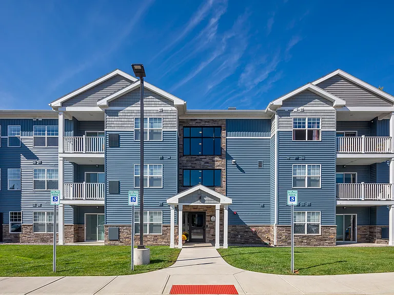 Loso Lakeside Apartments — Photo 11