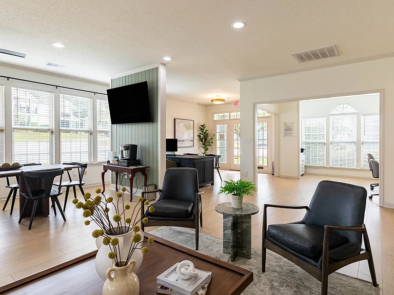 Water Oak Apartments — Photo 17