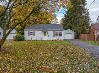 7 Homeland Rd, North Syracuse, NY 13212