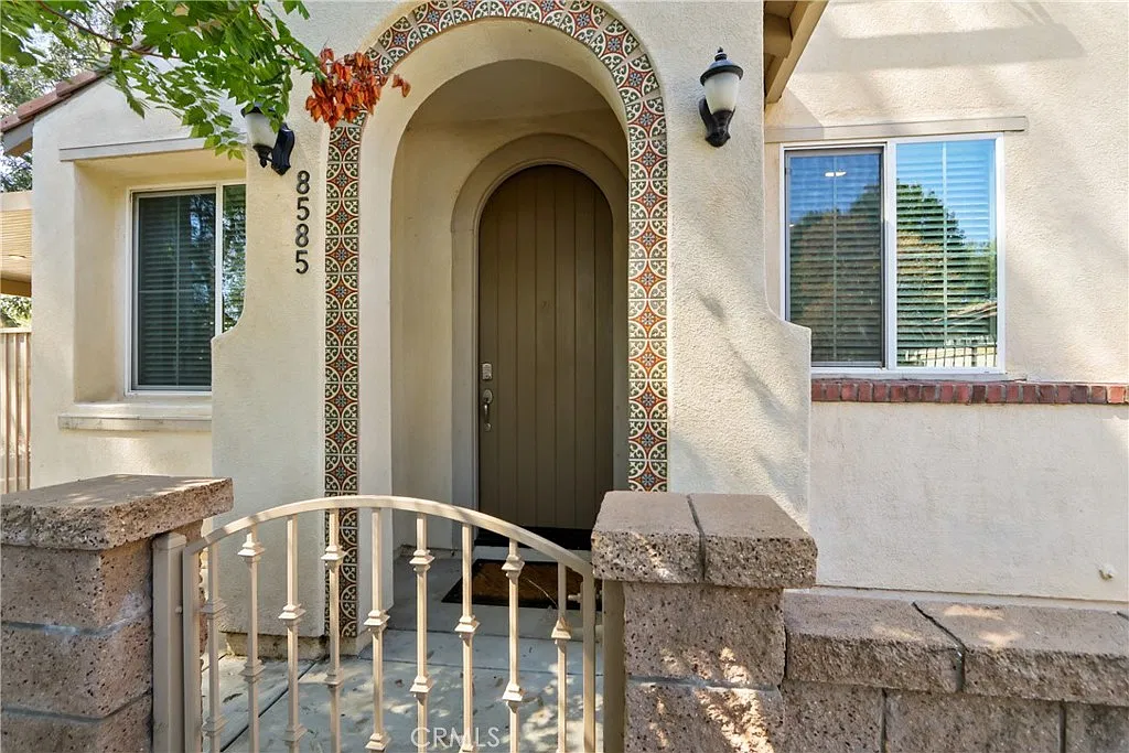 3 bed, 2.5 bath, 1700 sqft, $3,995 — Photo 3