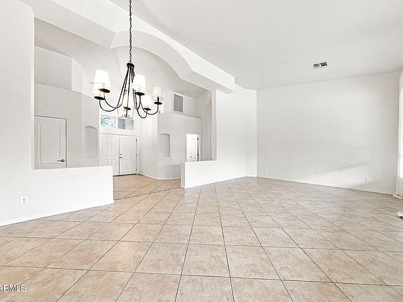 3rd image of 4506 E OLIVE Avenue