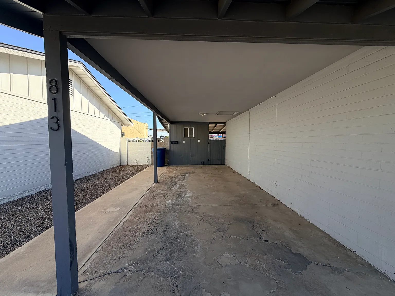 3 bed, 1090 sqft, $2,200 — Photo 2