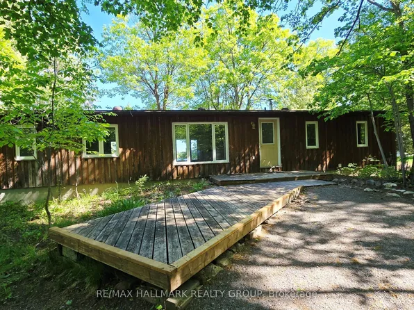 156 Dewolfe St, Ottawa, ON K7S 3G7