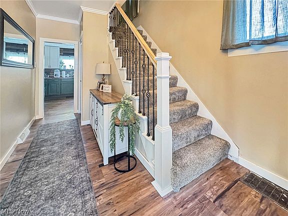 4th image of 1047 Howell Rd