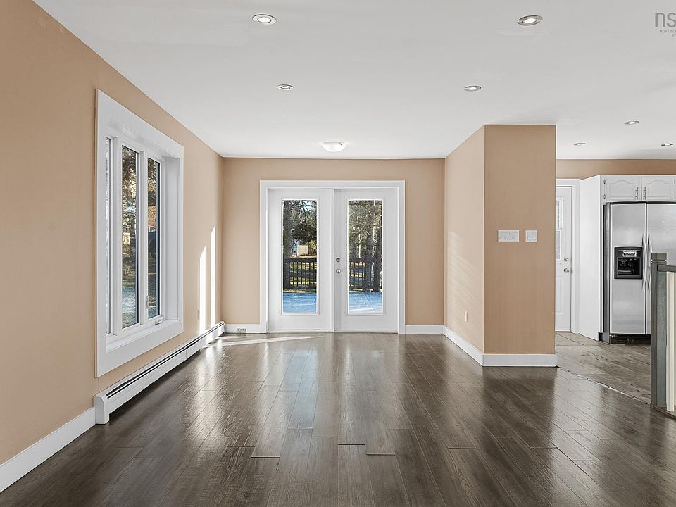 1st image of 44 Lahey Dr