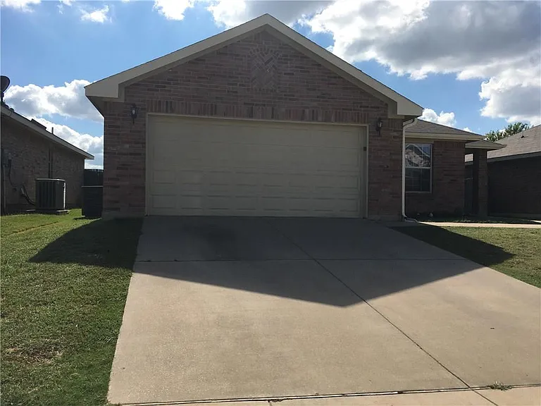 8320 Autumn Creek Trl — Photo 24