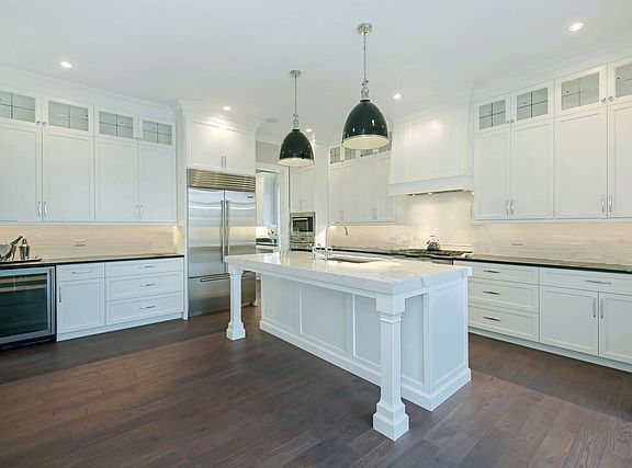 5th image of 127 Ann St