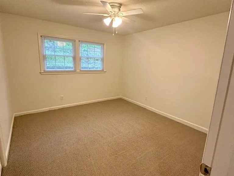 1110 Slann Dr — Photo 15