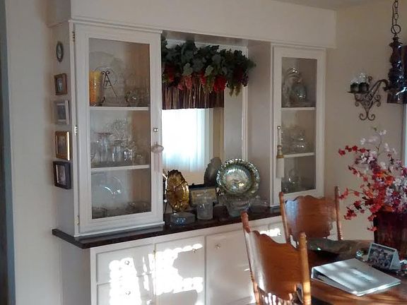 Built in Hutch Dining Room