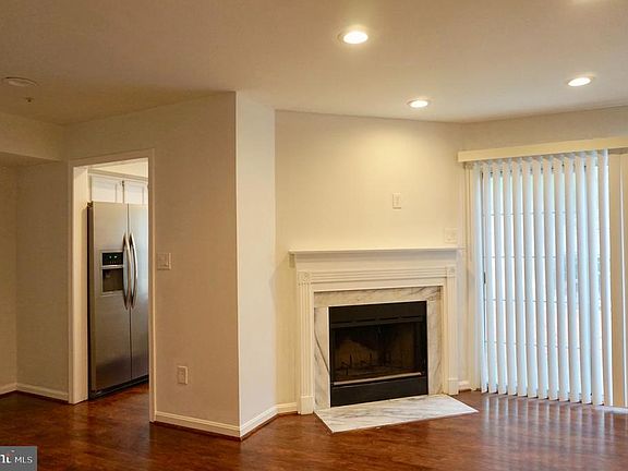 3rd image of 5119 King Henry Way #314