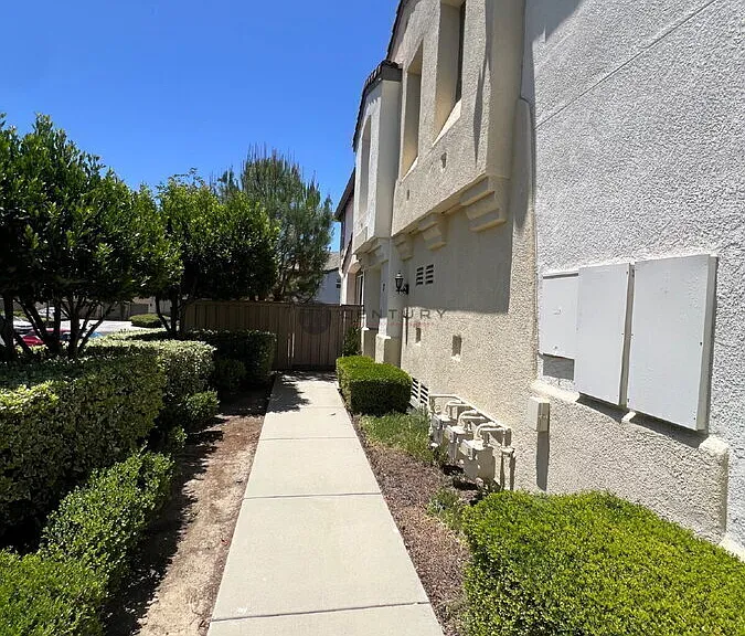 25265 Windy Cove St #3 — Photo 2