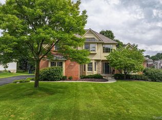 8363 Brookstone Ln, Clarkston, MI 48348