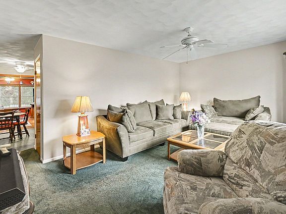 2nd image of 5025 Willoughby Rd