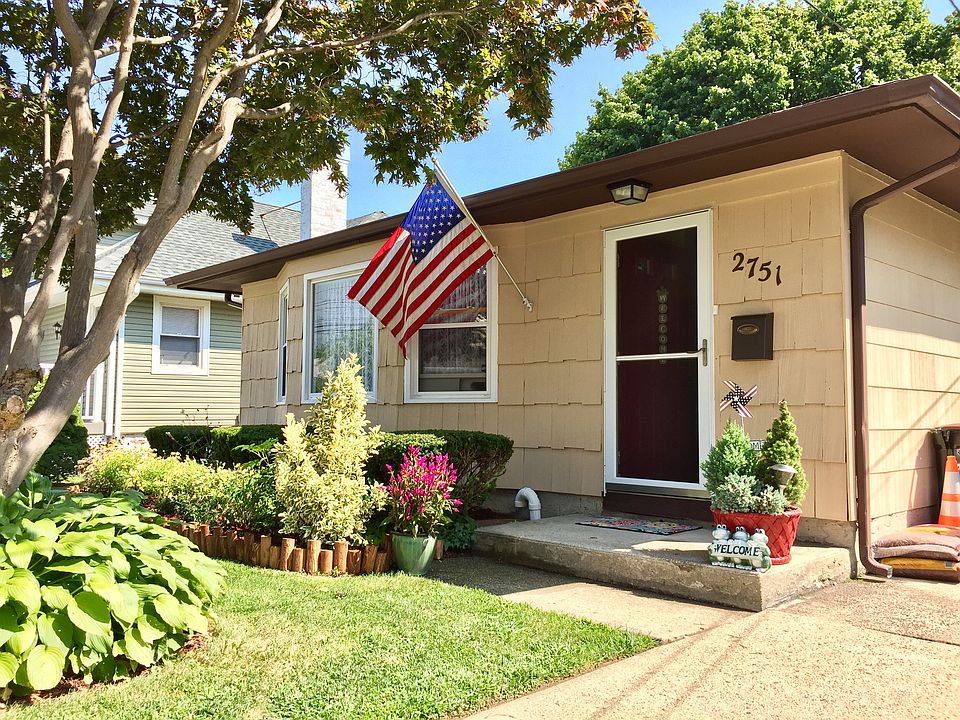 2nd image of 2751 Harvard Pl