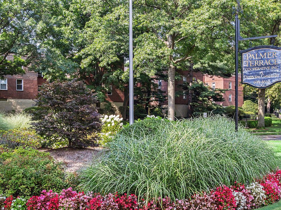 1st image of 708 Palmer Ct APT 1B