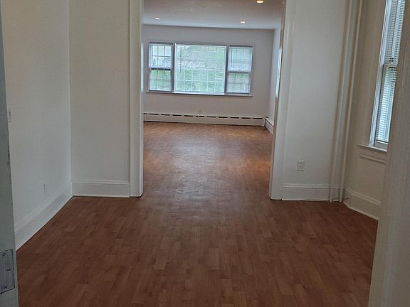 3rd image of 132 Fairmont Ave