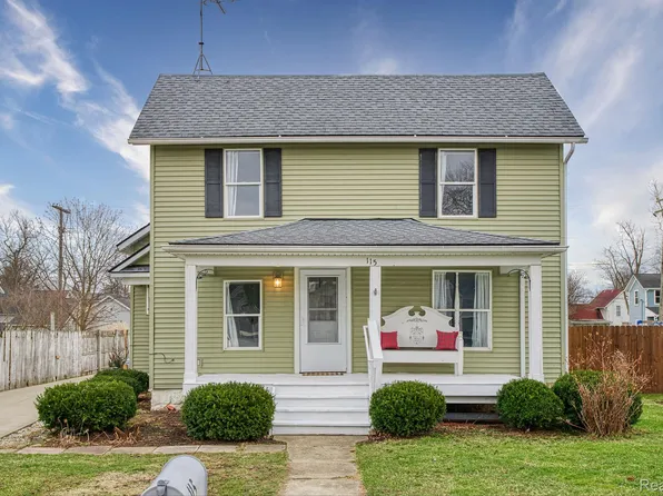 115 S Collins St, Fowlerville, MI 48836