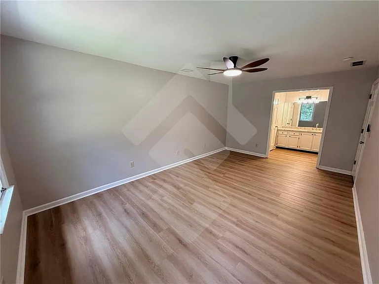 2890 Brookcliff Ln — Photo 32