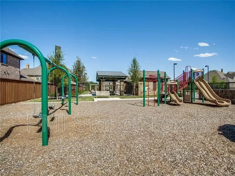 7509 Rockyford Dr — Photo 19