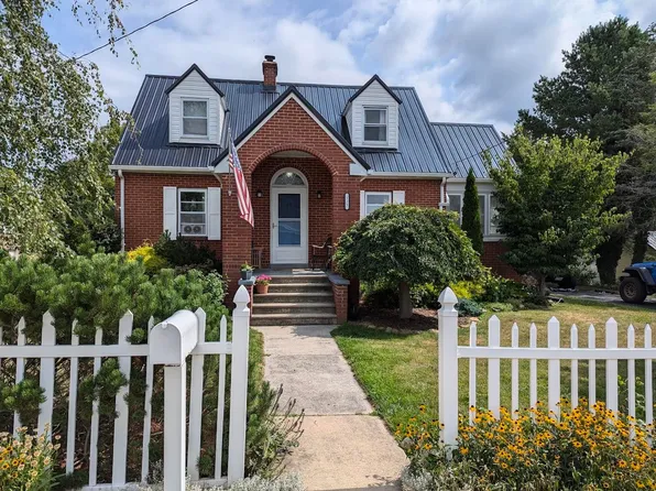 125 E Main St, Monterey, VA 24465