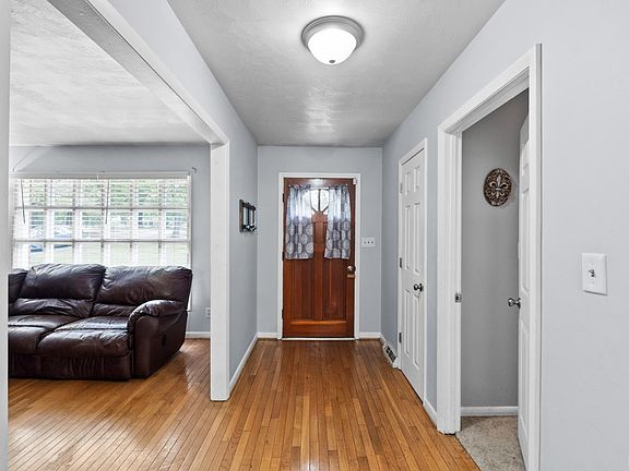 3rd image of 244 Riverview Rd
