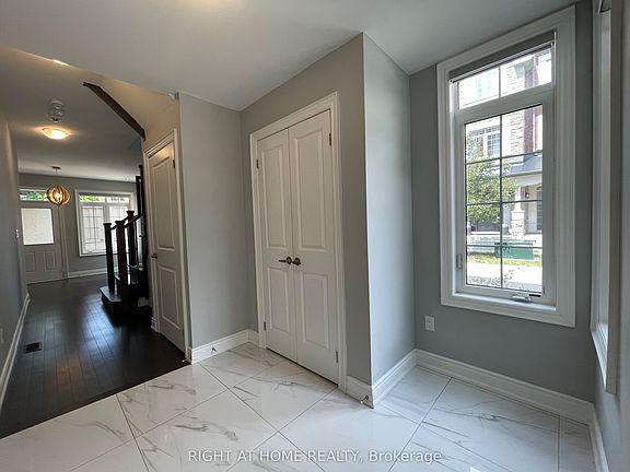 3rd image of 2 Queen Mary Ct