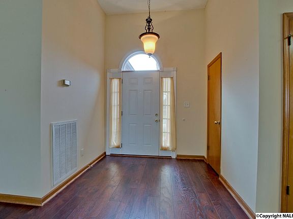 5th image of 103 Sassafras Dr NW