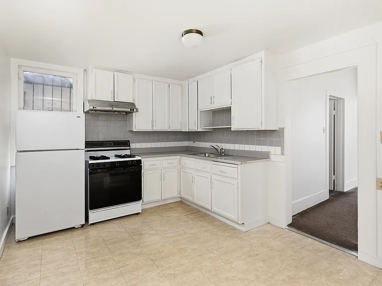 811 W Grand Ave #A — Photo 17