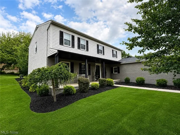 8120 Daventree Dr, Brecksville, OH 44141