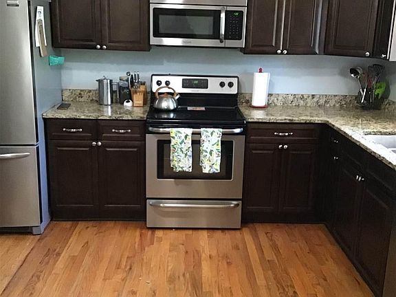 3rd image of 5362 Lakewood Dr