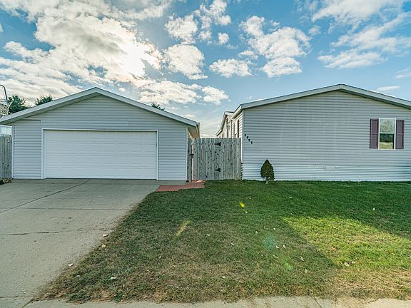 4th image of 4827 Trenton Dr