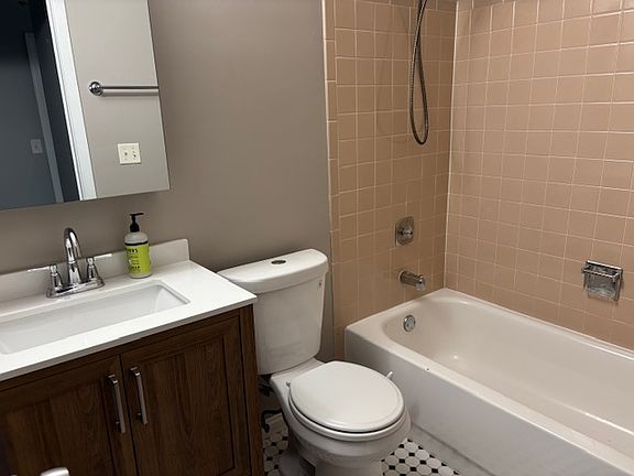 5th image of 3930 Greenbay Dr