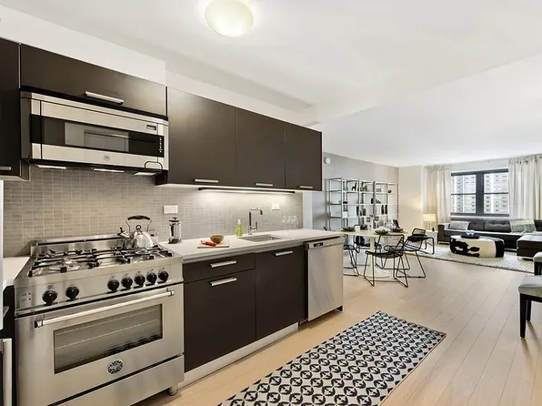222 E 39th St, New York, NY