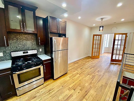 1st image of 781 Lincoln Pl #6