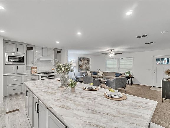 4th image of 8664 Daniel Dr #455