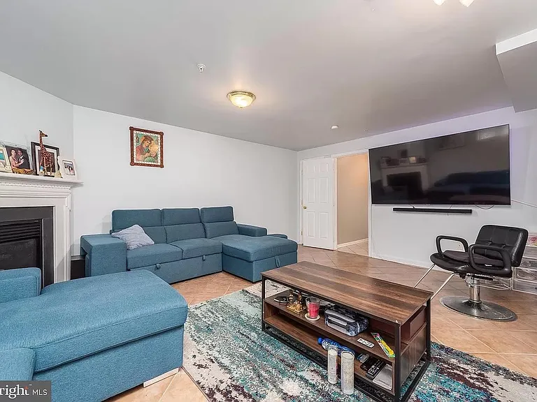 3906 Cotton Tree Ln — Photo 7