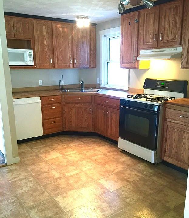2nd image of 43 Slocum St