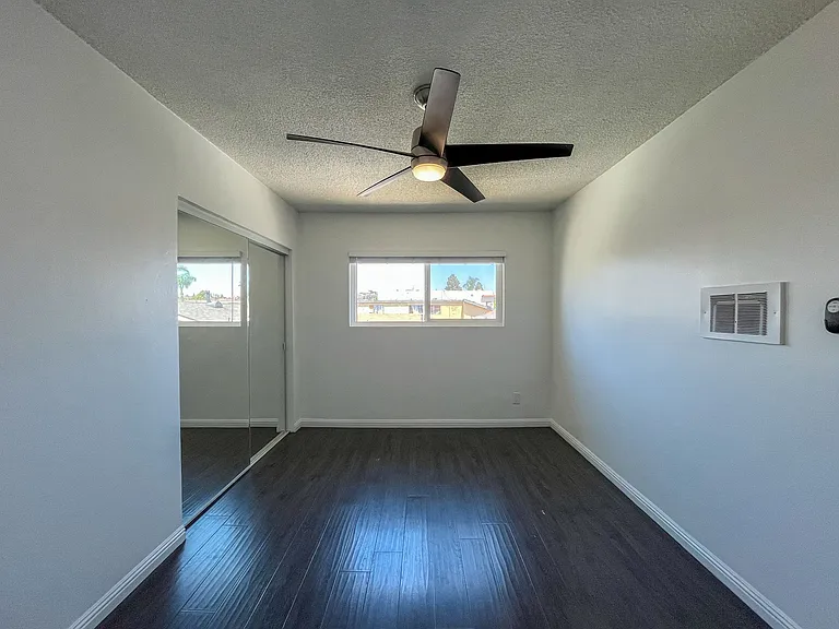 1335 Stanley Ave — Photo 15