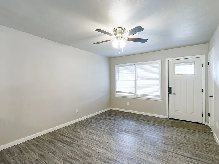 406 Bangor Ave — Photo 5