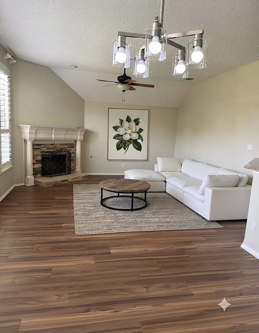 4 bed, 2315 sqft, $3,000 — Photo 2