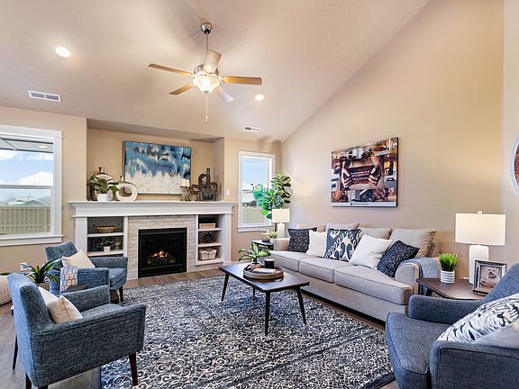 Umpqua - Living Room