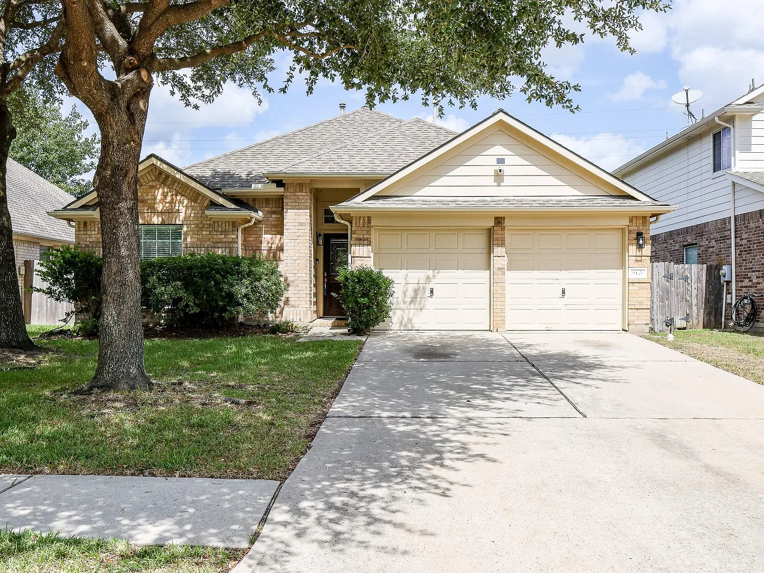 3 bed, 2.0 bath, 1683 sqft, $2,350 — Photo 1