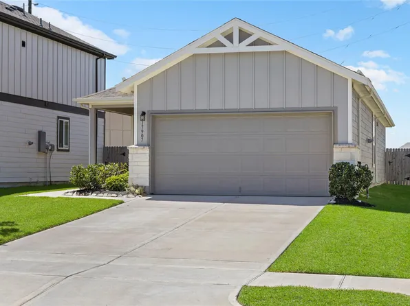 17907 Grain Auger Rd, Hockley, TX 77447
