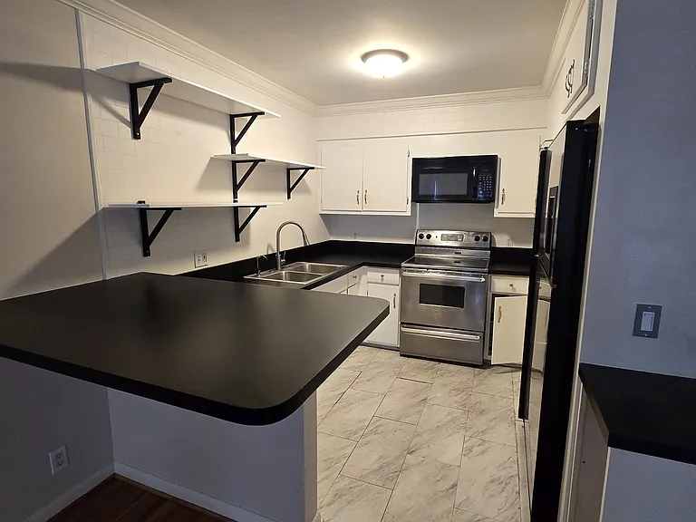 2020 Beech Ave #B12 — Photo 3