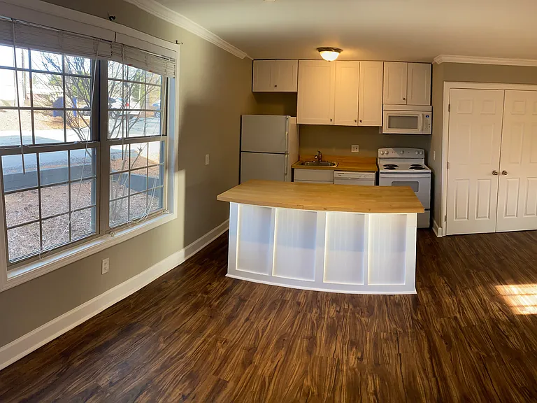 1435 Fernwood Glendale Rd #A — Photo 4