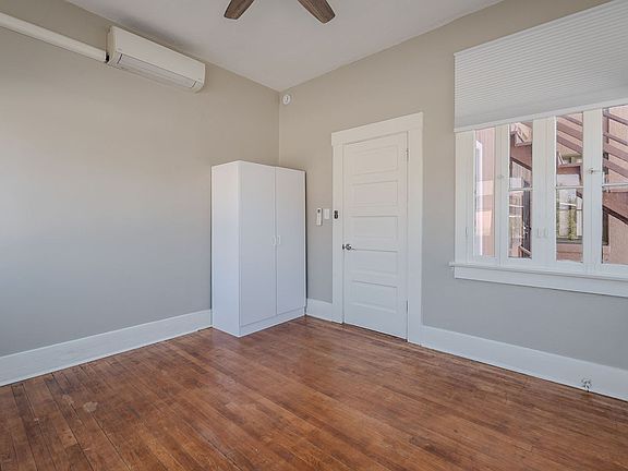 4th image of 705 E University Blvd #2
