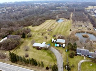 15853 Woodruff Rd, Brownstown, MI 48173