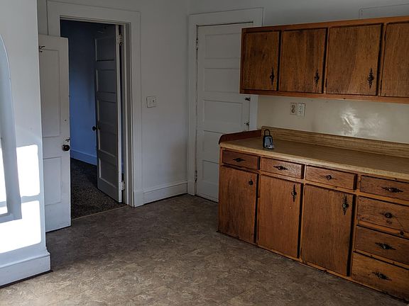 3rd image of 110 Lexington Ave