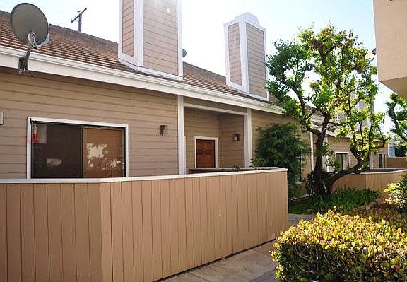 3rd image of 714 E Angeleno Ave APT B