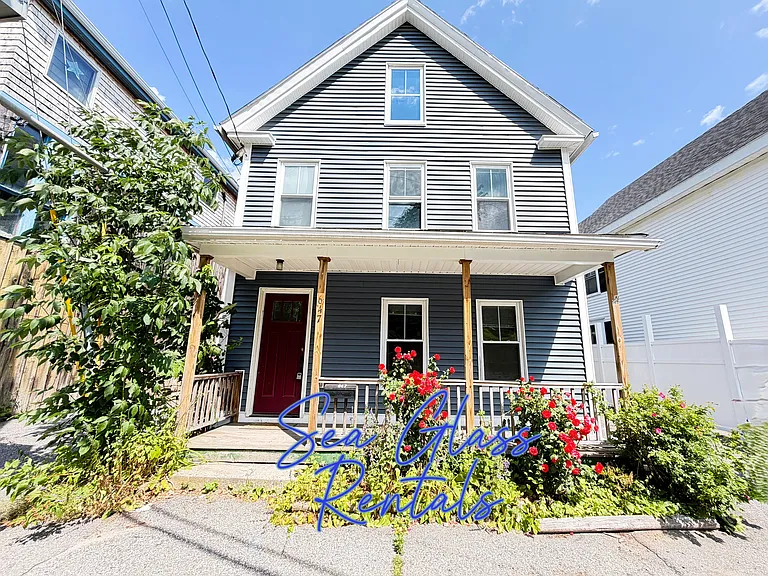 Middle St — Photo 1